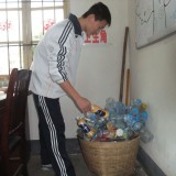 學(xué)校每個(gè)班級(jí)是否應(yīng)該有垃圾桶？