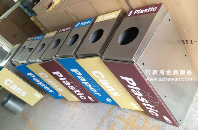 四分類不銹鋼垃圾桶凈化深圳外國語學(xué)校環(huán)境 四分類不銹鋼垃圾桶凈化深圳外國語學(xué)校環(huán)境