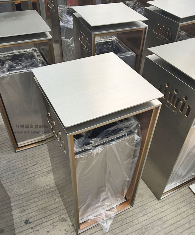 室內(nèi)不銹鋼垃圾桶圖片004