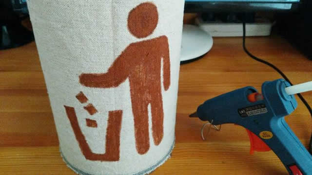 用奶粉罐手工制作分類(lèi)垃圾桶圖片003